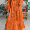 Elegantes Kleid mit Lochstickerei