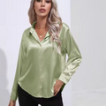 Satinbluse mit langen Ärmeln