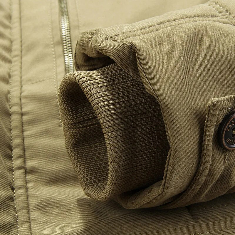 Winterjacke für Männer mit Kapuze, Plüschfutter und Reißverschlusstaschen