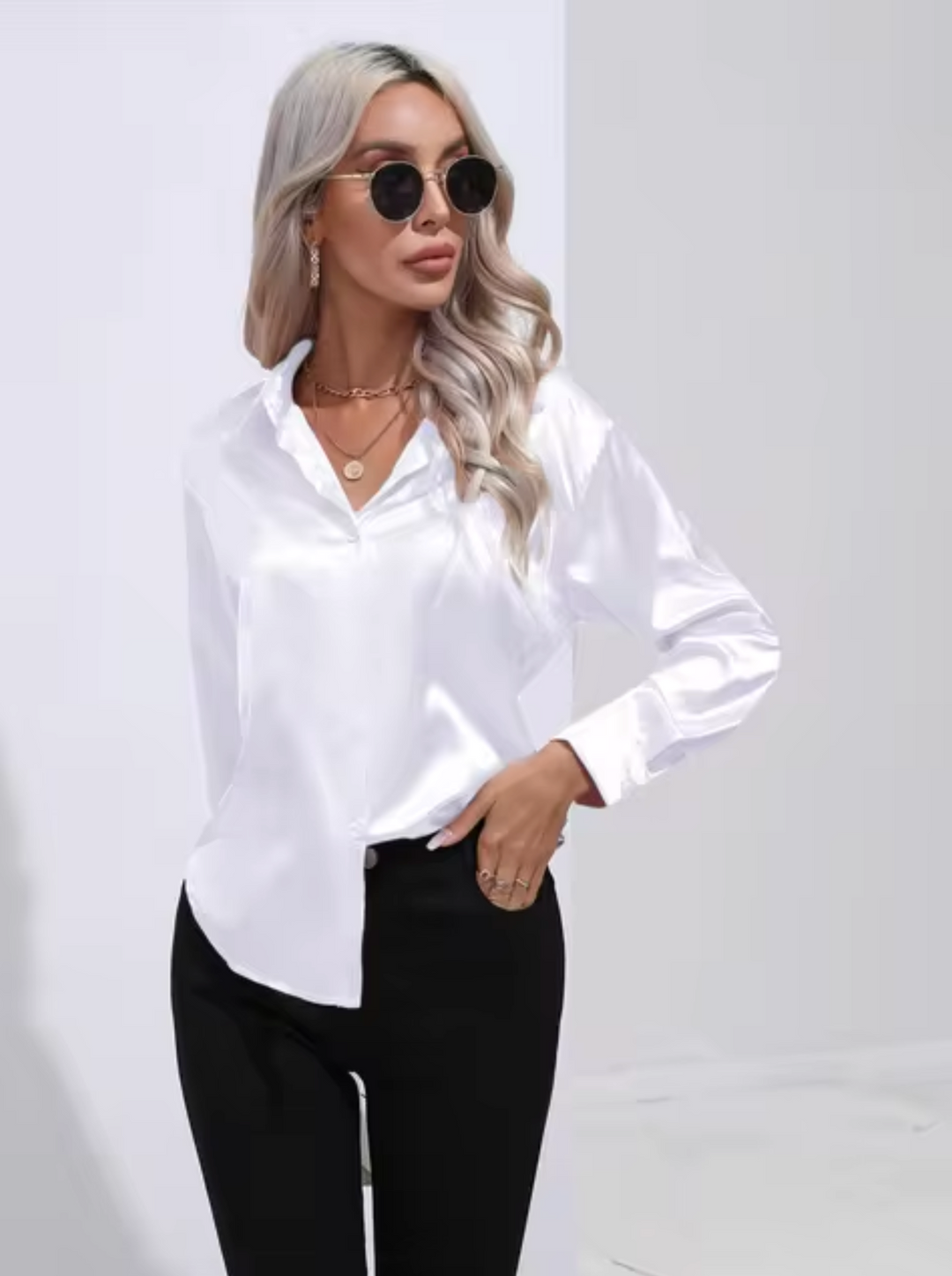 Satinbluse mit langen Ärmeln