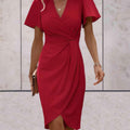 Klassisches Wickelkleid mit V-Ausschnitt