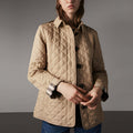 Eine elegante leichte Jacke aus Seide und Baumwolle