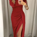 Schulterfreies, Gerafftes, Langärmliges Kleid Mit Seitlichem Schlitz