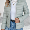 Elegante und leichte Daunenjacke