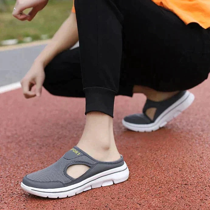 Damen Slip-On-Pantoletten aus Mesh mit seitlichen Ausschnitten | Zeitlos