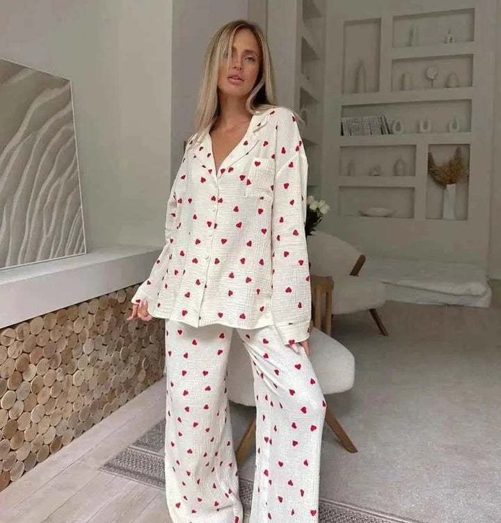Zweiteiliges Pyjama-Set mit Herzmuster & Weitem Bein