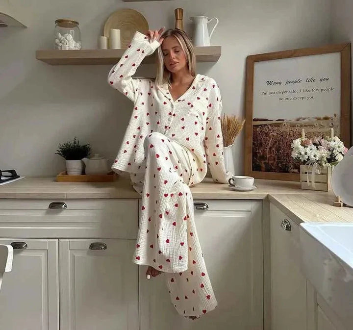 Zweiteiliges Pyjama-Set mit Herzmuster & Weitem Bein