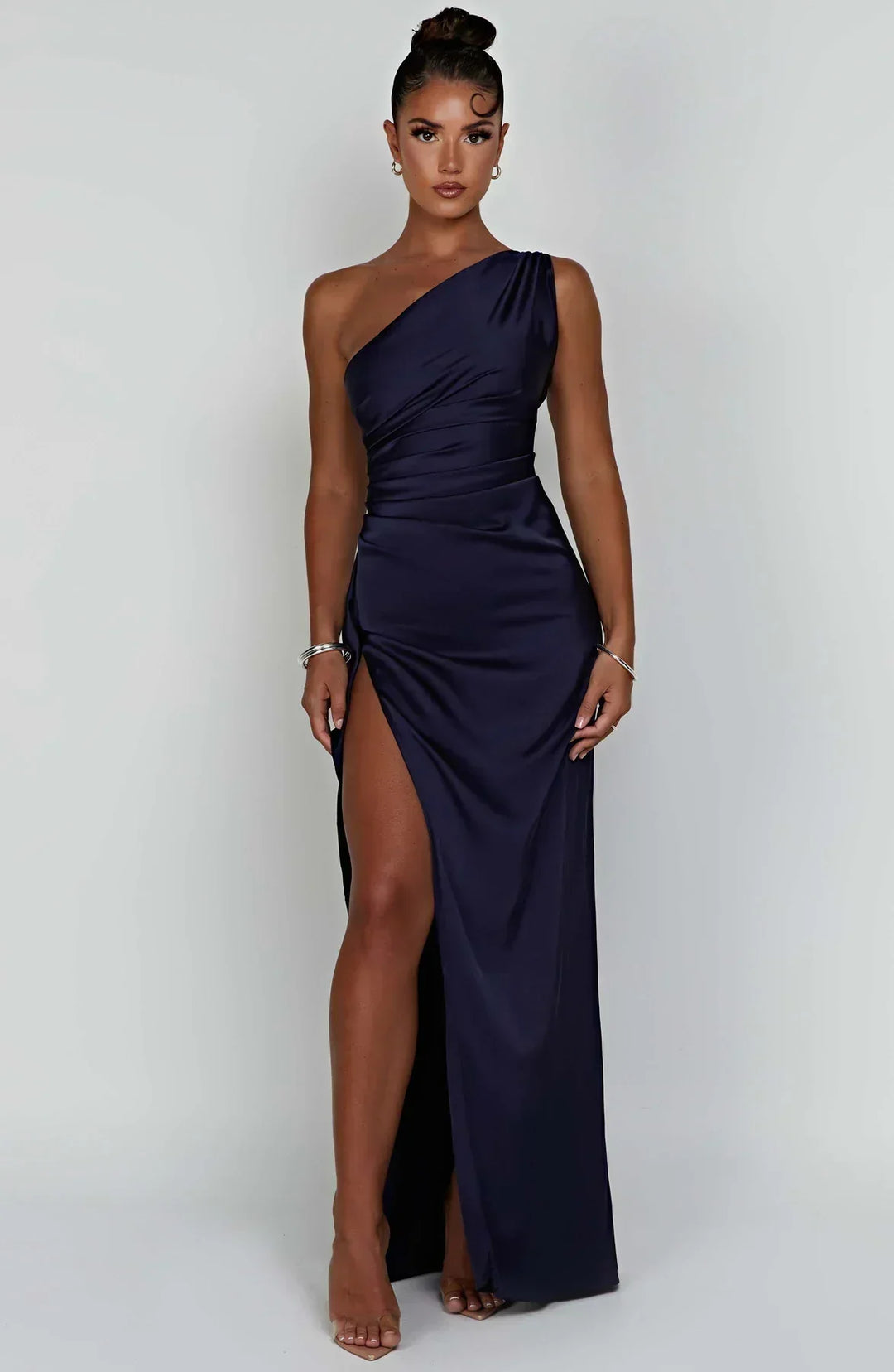 Damen Satin Maxikleid | Festlich & Elegant — Ein-Schulter, Beinschlitz, fließend