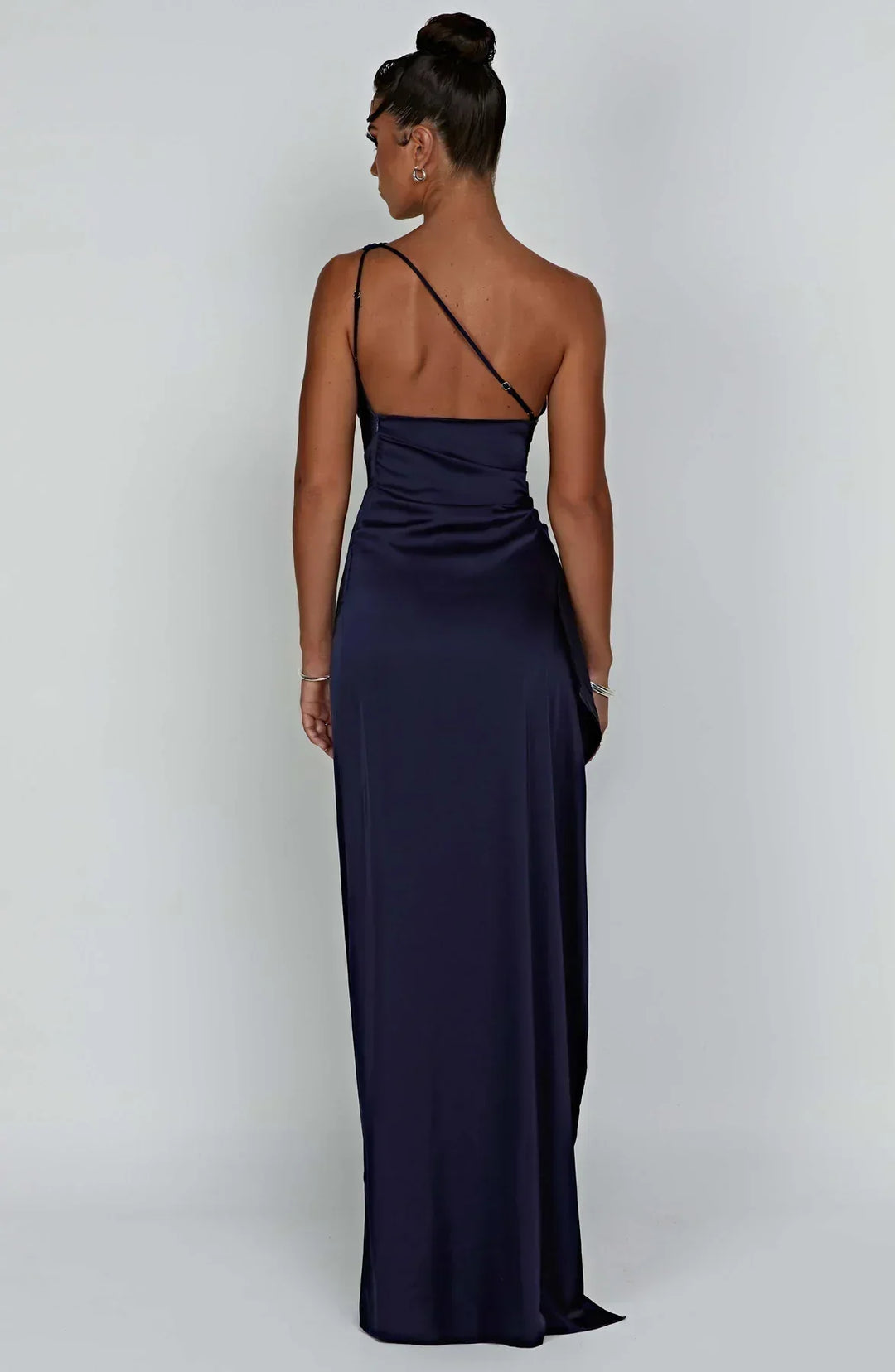 Damen Satin Maxikleid | Festlich & Elegant — Ein-Schulter, Beinschlitz, fließend