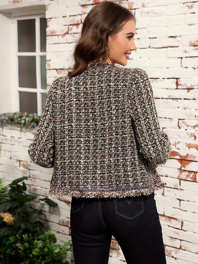Bouclé-Jacke im Parisian Chic
