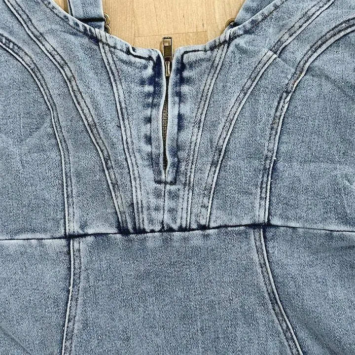 Jeanskleid mit verstellbaren Trägern