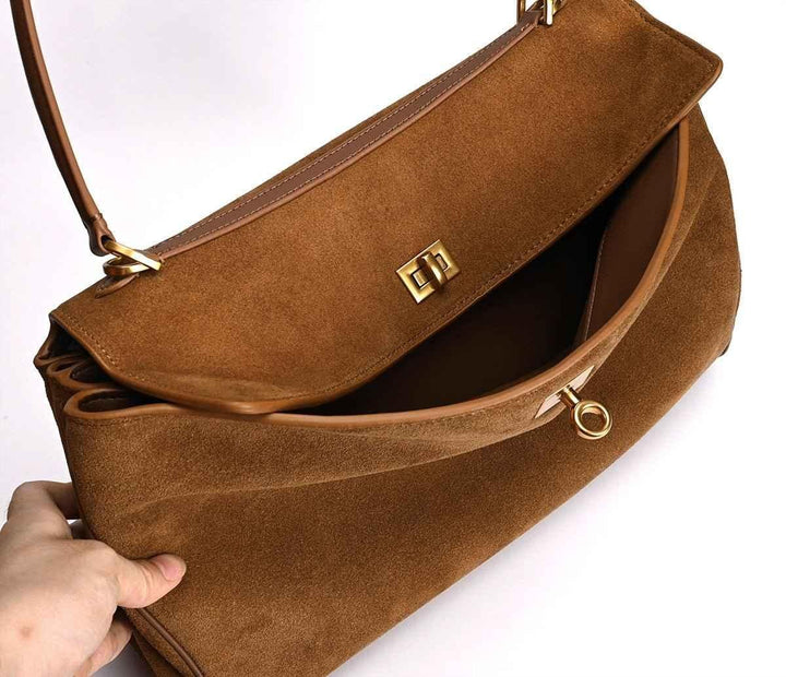 Luxuriöse Schultertasche in Wildlederoptik