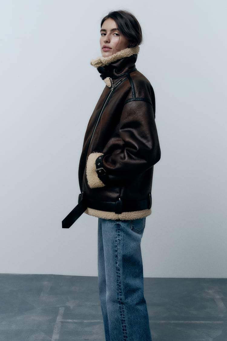 Jacke mit Revers aus Kunstmaterial
