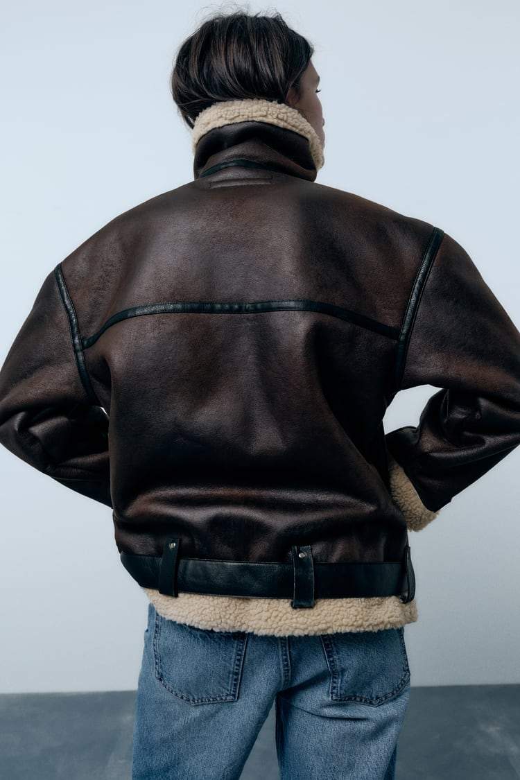 Jacke mit Revers aus Kunstmaterial