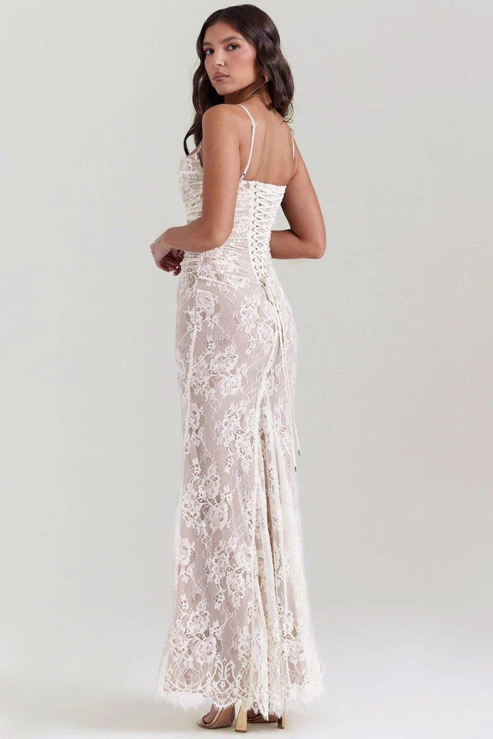 Maxikleid aus Spitze mit langen Ärmeln und transparenten Details